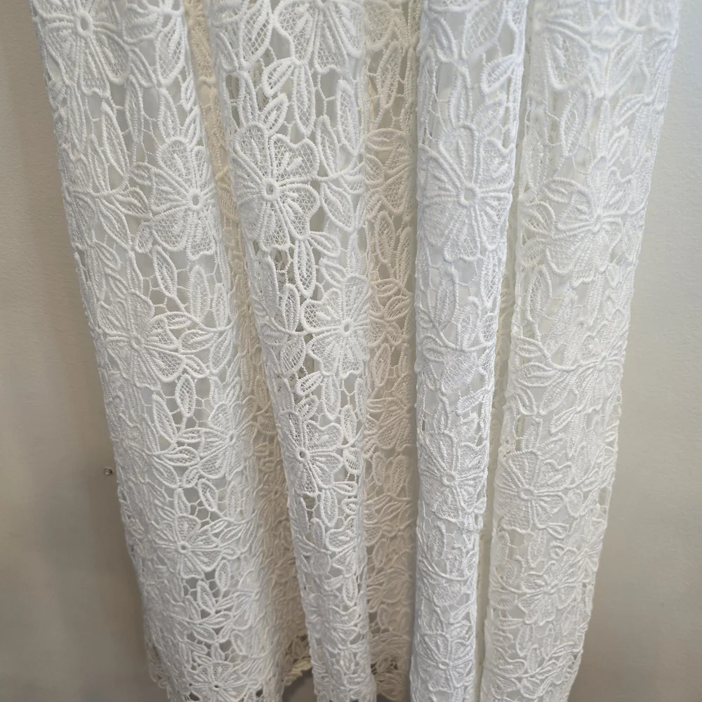 Astr White Flowery Lace Midi Dress Size Medium Nwot, Has One Very Small Flaw - Picture 13 of 16